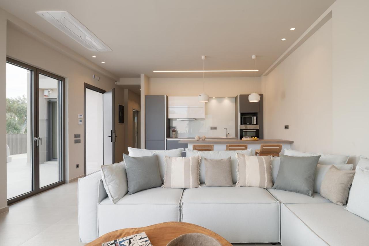 Athina Luxury Villa, With Pool & Walk To The Beach, By Thinkvilla Χανιά Εξωτερικό φωτογραφία