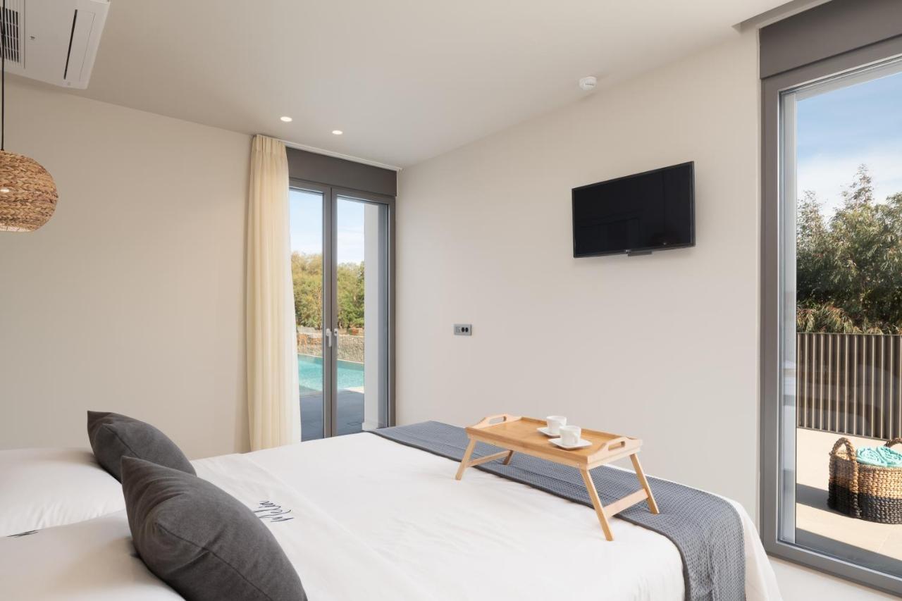 Athina Luxury Villa, With Pool & Walk To The Beach, By Thinkvilla Χανιά Εξωτερικό φωτογραφία