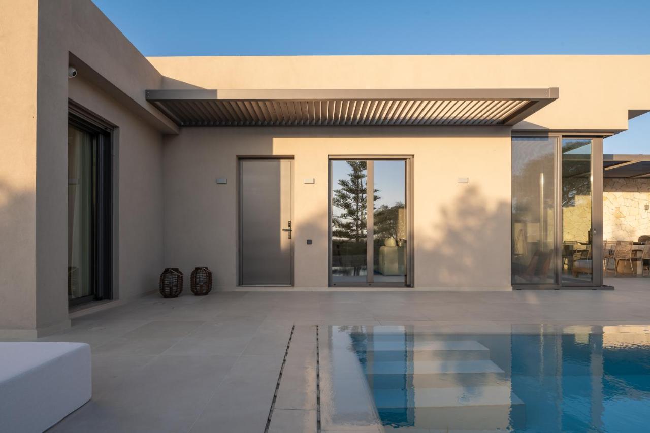 Athina Luxury Villa, With Pool & Walk To The Beach, By Thinkvilla Χανιά Εξωτερικό φωτογραφία