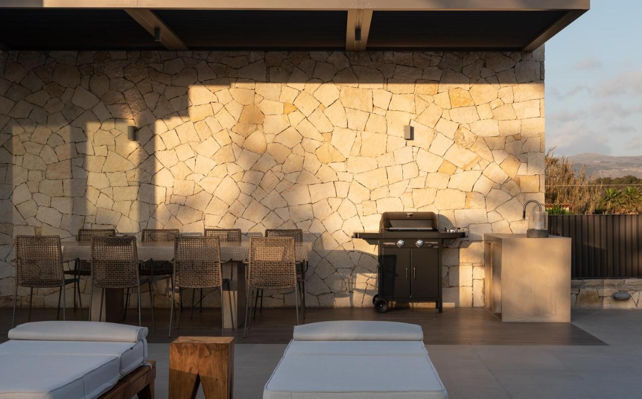 Athina Luxury Villa, With Pool & Walk To The Beach, By Thinkvilla Χανιά Εξωτερικό φωτογραφία